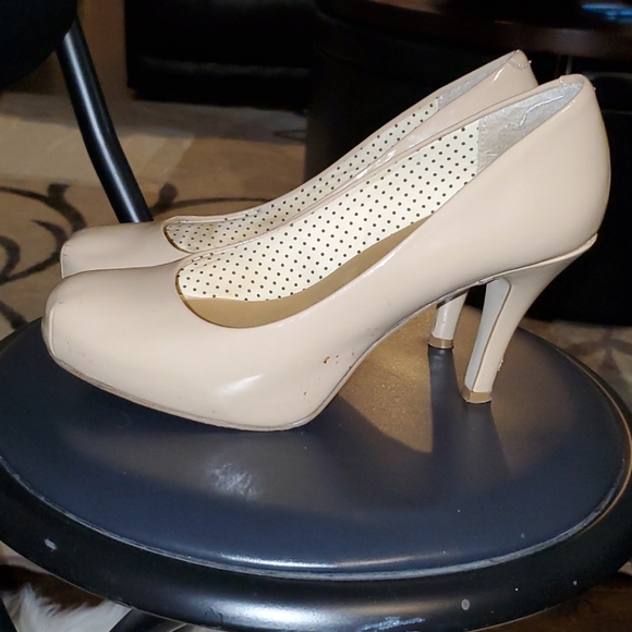 Nude heels 👠 - Picture 3 of 6